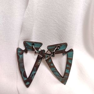 Adorable earrings 🏵️